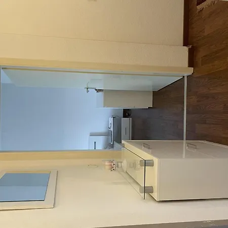 Private Apartment *